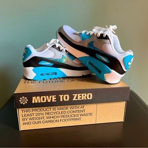 NEW. NEVER WORN. IN BOX. 5.5Y Nike Air Max 90 GS NN. White/Gray/Blue Lightning